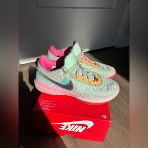 Lebron 20 “Time Machine” Size 10.5 Men